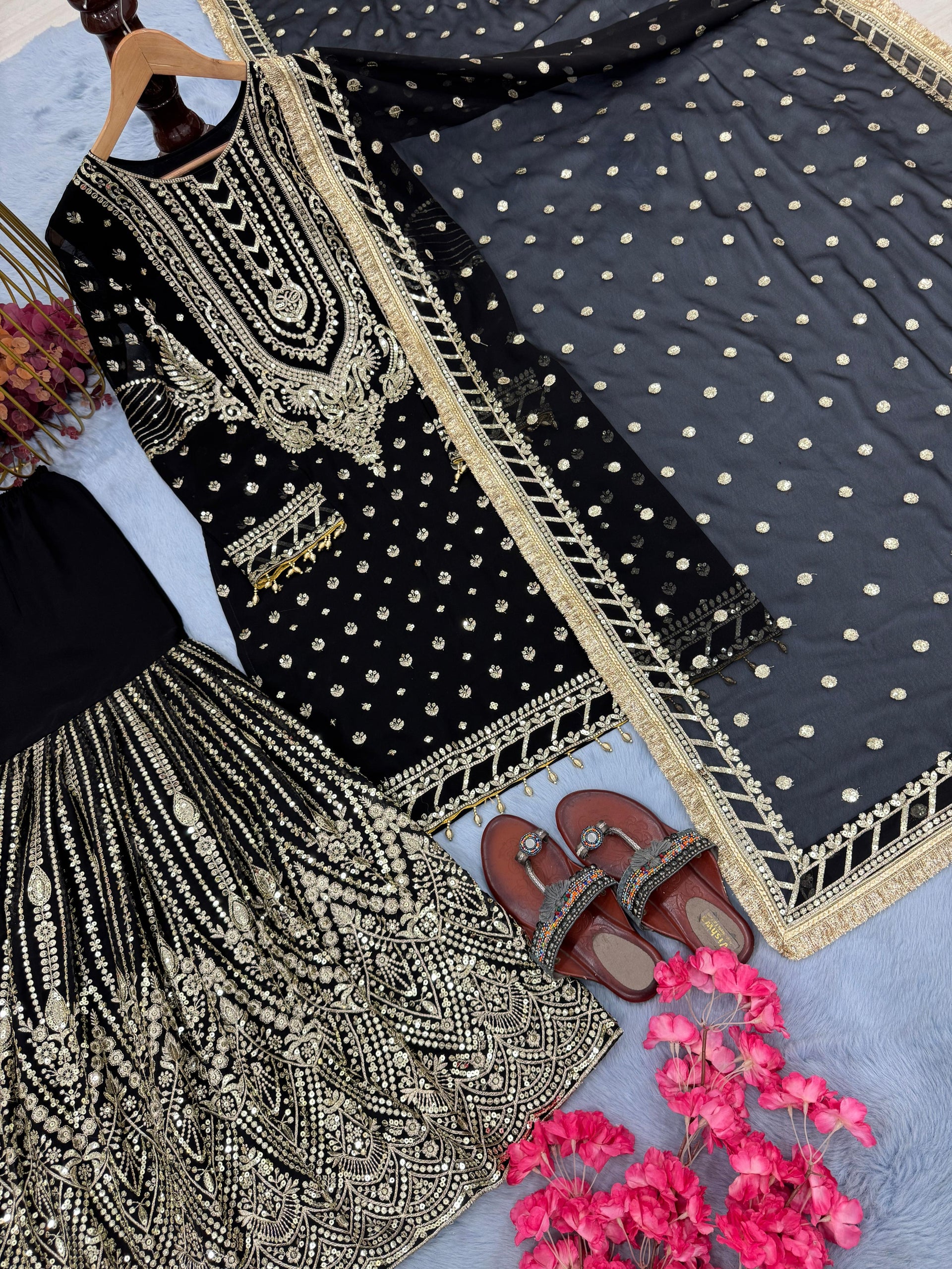 Majestic Threads Glimmering in Gold