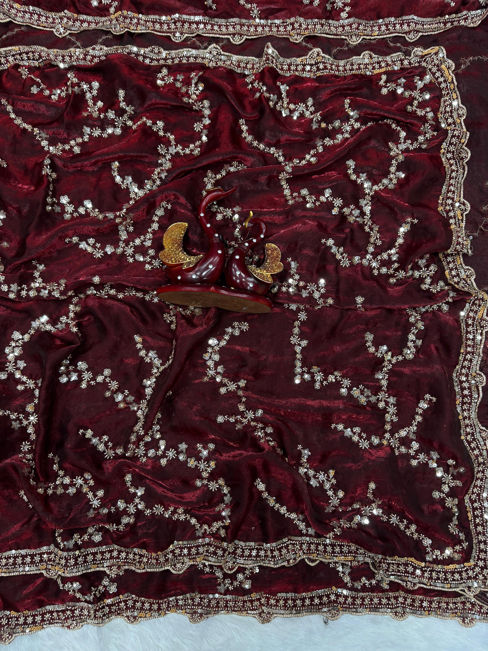 The Heritage Weave: Exquisite Handwork Artistry Saree